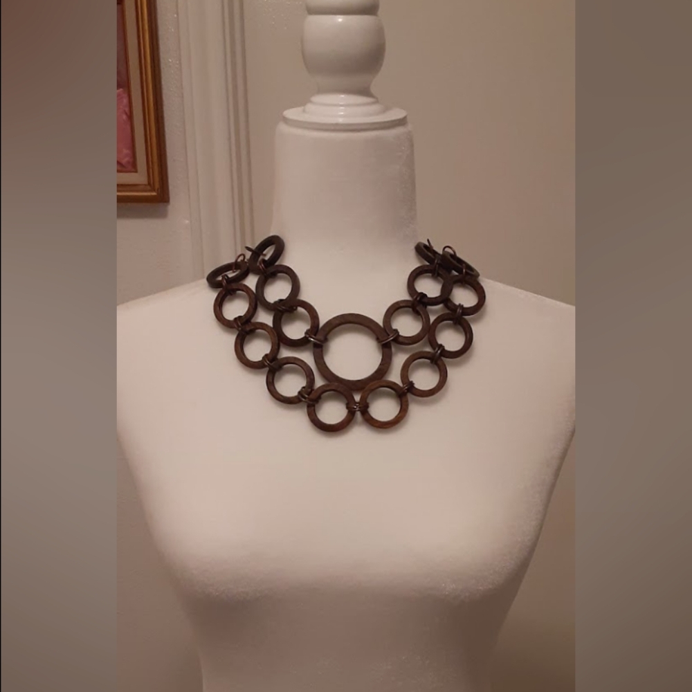 Wooden circular necklace